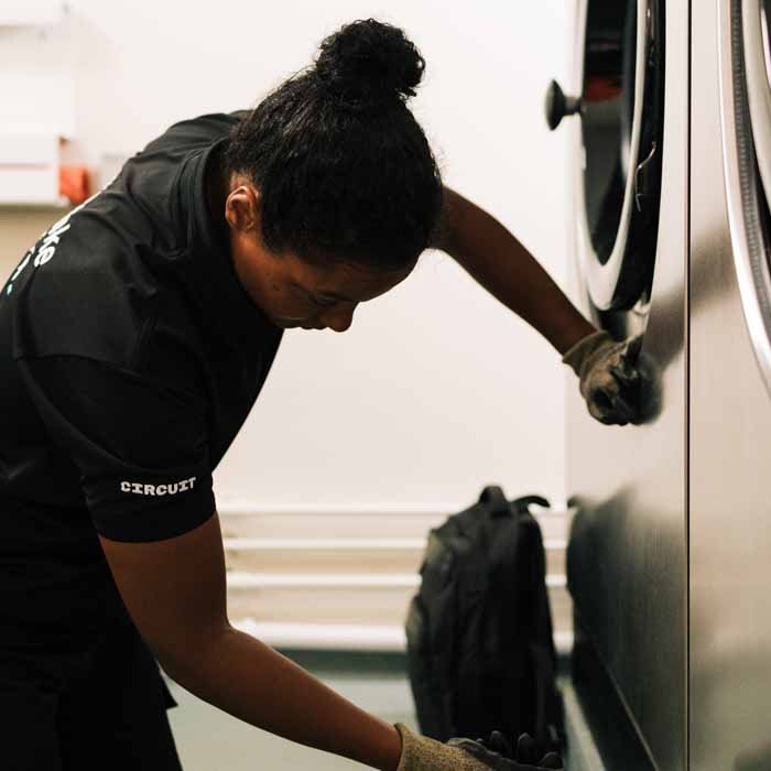 Commercial laundry machine