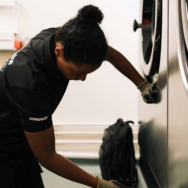 Commercial laundry machine
